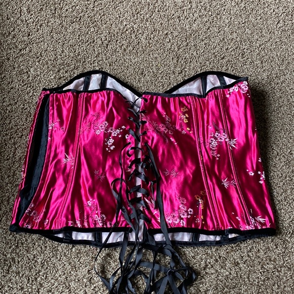 Intimate Attitudes corset with adjustable ties. - Picture 1 of 5